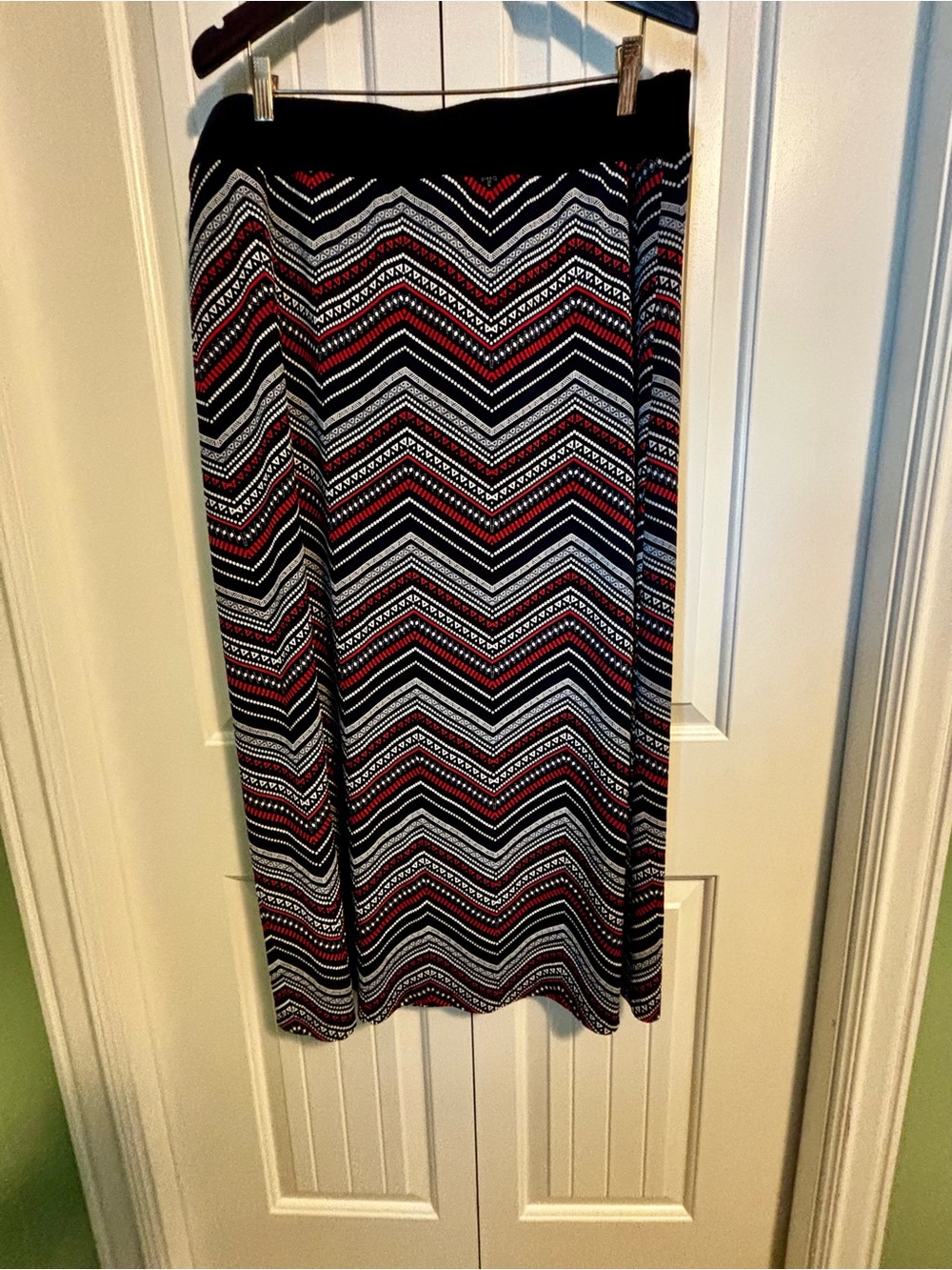 Maxi Geometric Pattern - Picture 2 of 4